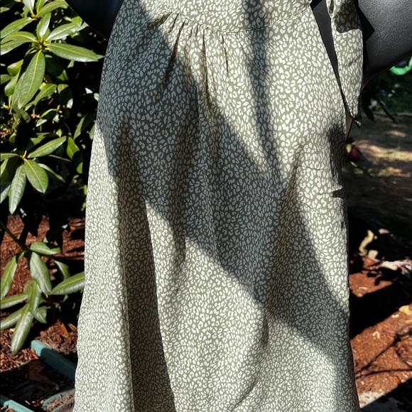 Adorable sleeveless summer blouse - Picture 4 of 4